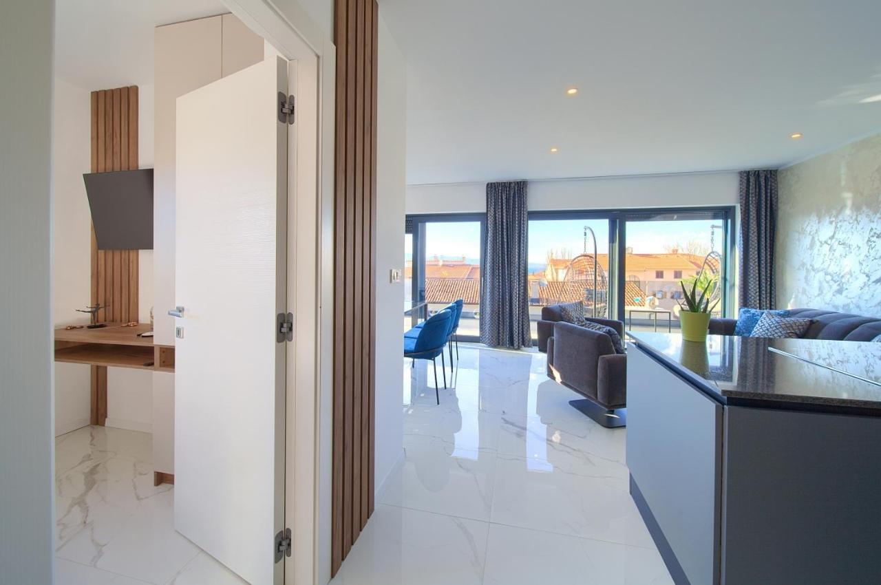 Penthouse Rosa Apartment Малинска Екстериор снимка