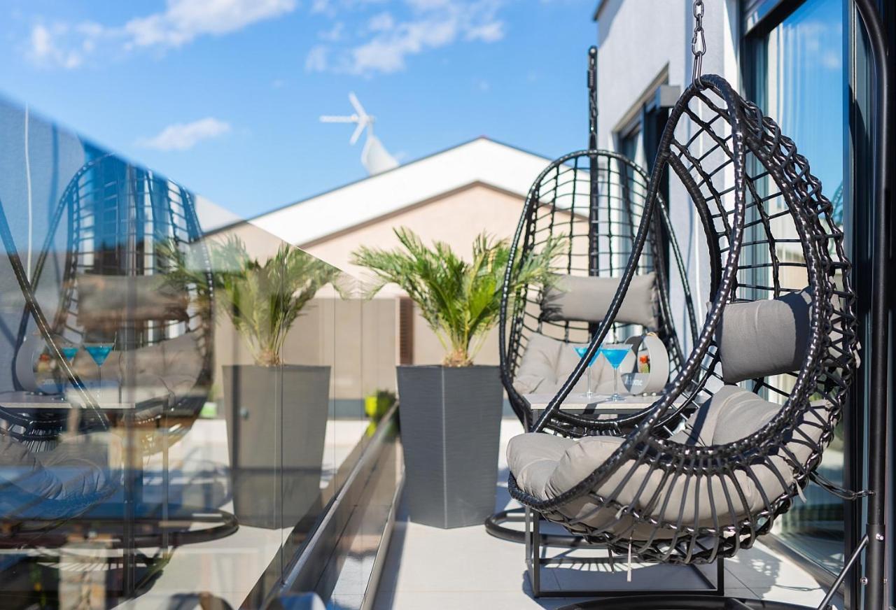 Penthouse Rosa Apartment Малинска Екстериор снимка