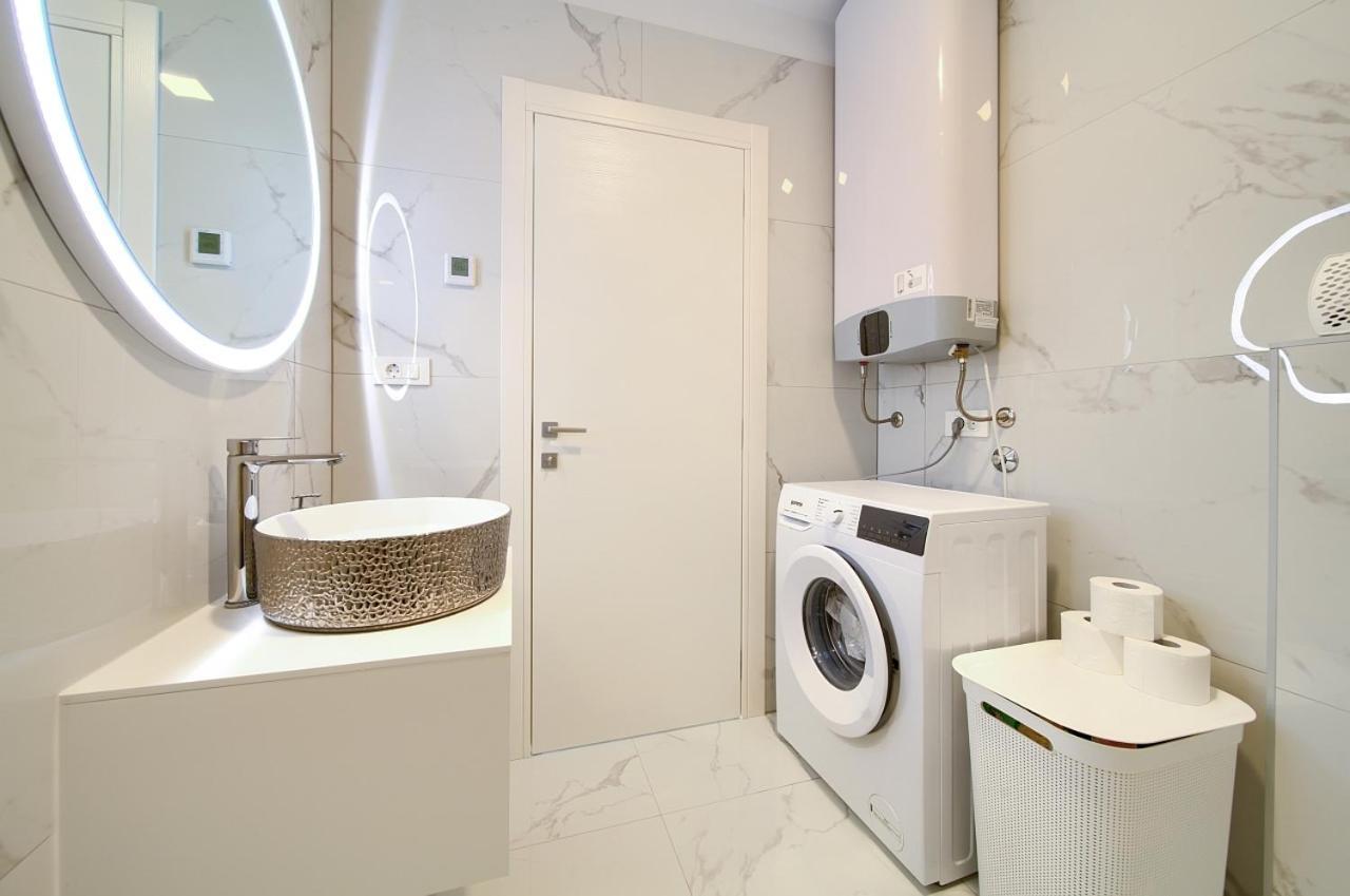Penthouse Rosa Apartment Малинска Екстериор снимка