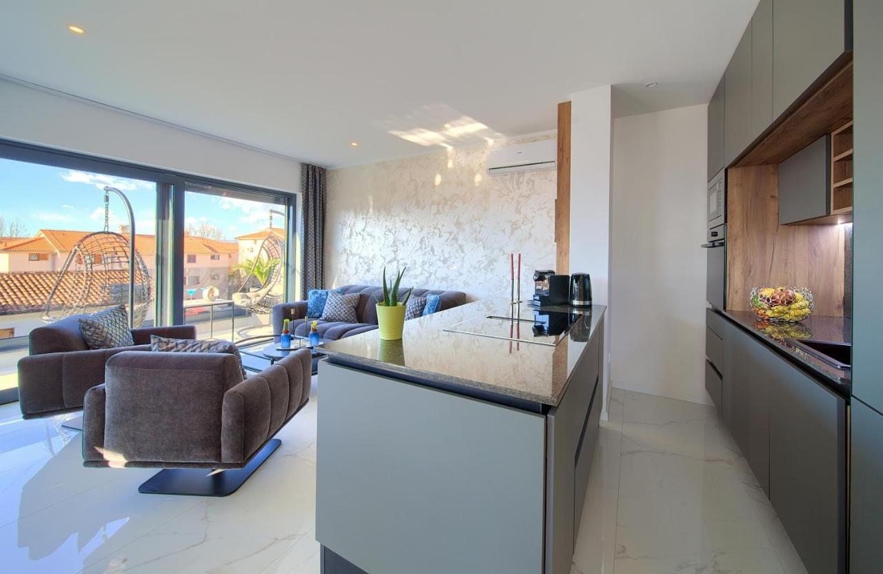 Penthouse Rosa Apartment Малинска Екстериор снимка