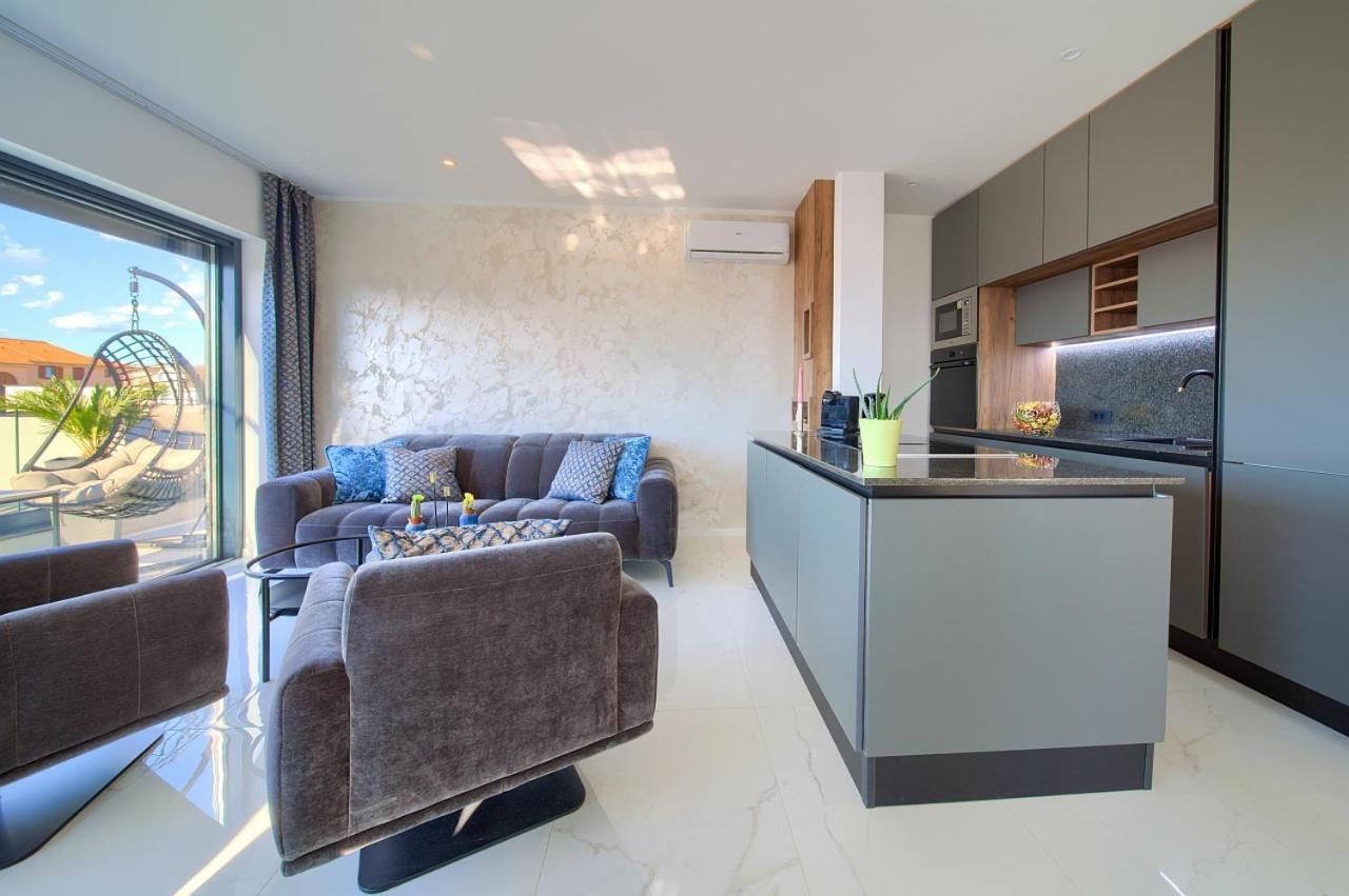 Penthouse Rosa Apartment Малинска Екстериор снимка