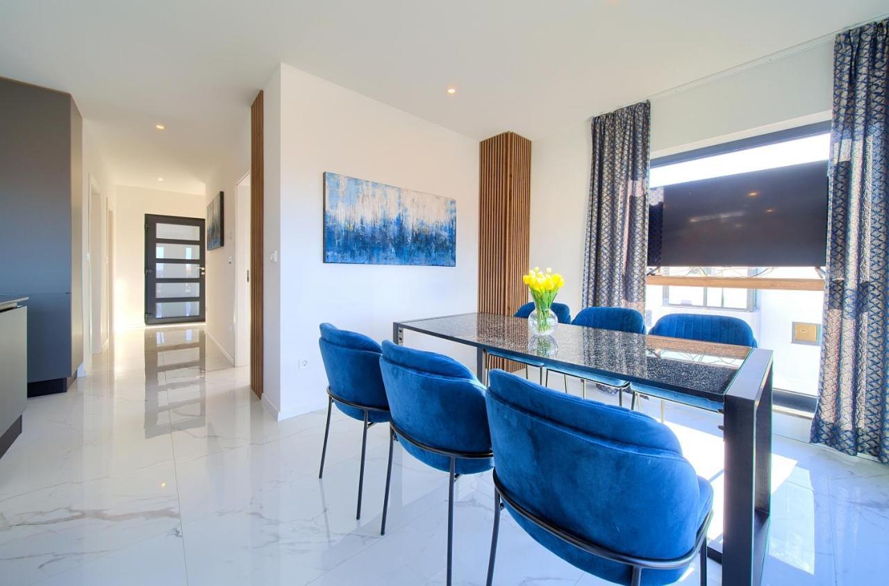 Penthouse Rosa Apartment Малинска Екстериор снимка
