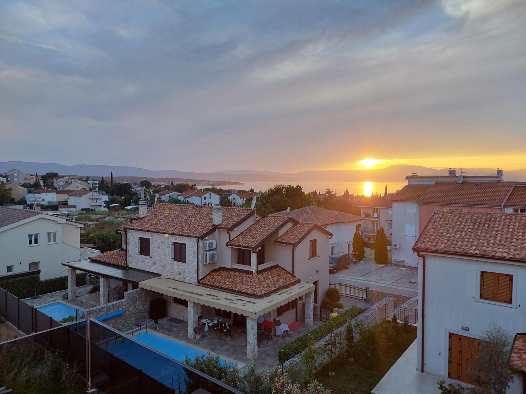 Penthouse Rosa Apartment Малинска Екстериор снимка